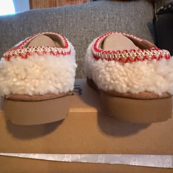 New in Box Womens UGG® Tasman Maxi Curly Slipper - Natural Size 7 - Picture 5 of 6